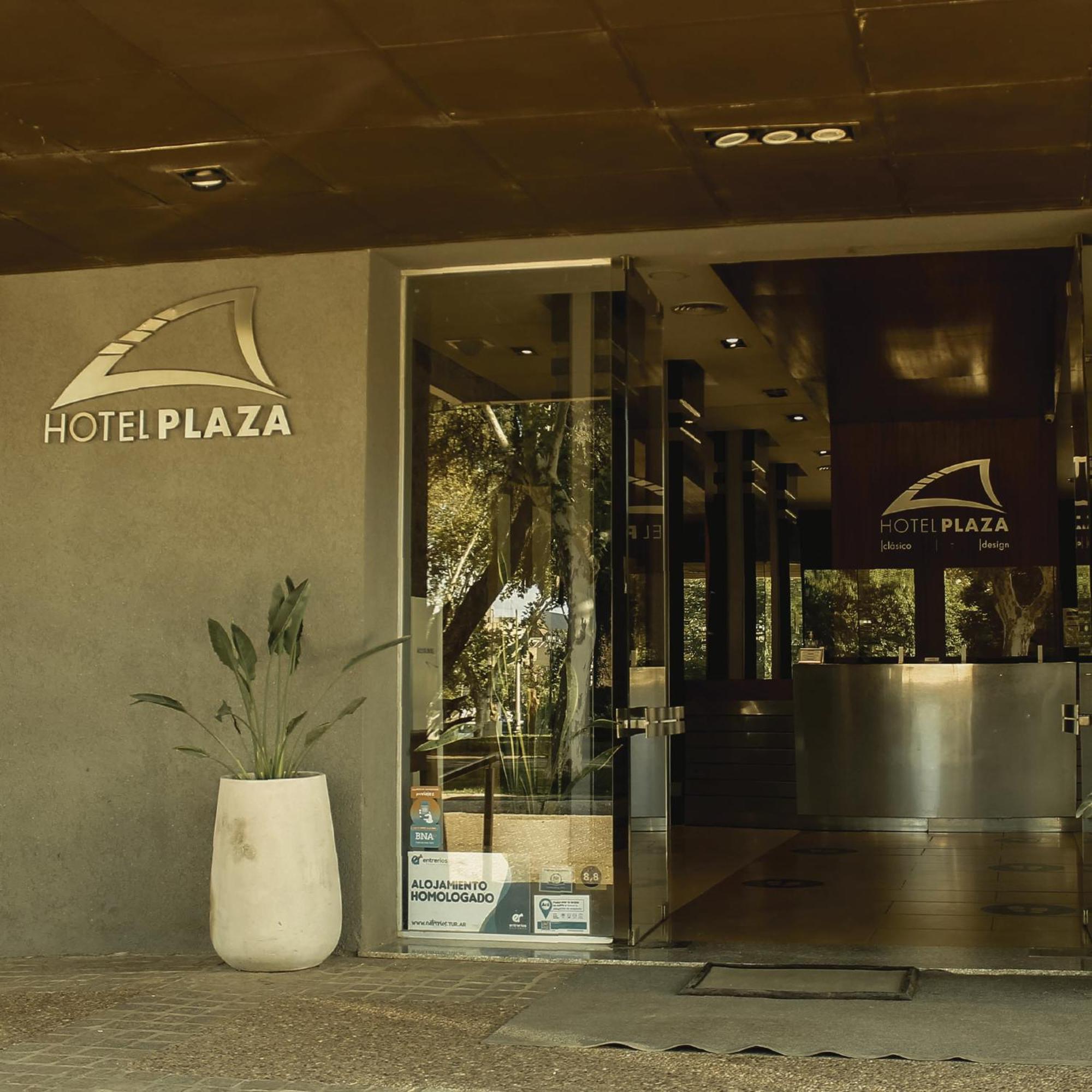 Hotel Plaza Colón Buitenkant foto